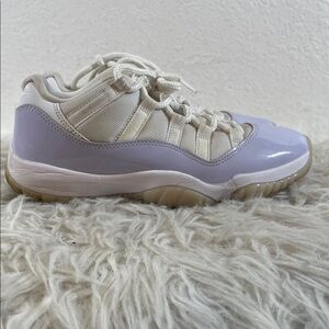 JORDAN Women's Air Jordan 11 Low Pure Violet Sneakers Size 8